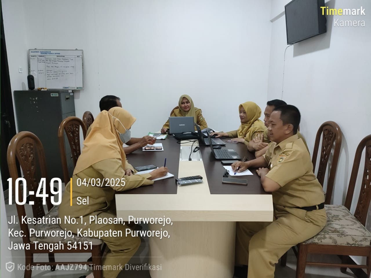 Rapat Internal Sekretariat DPRD Terkait Evaluasi Kinerja Bulan Februari