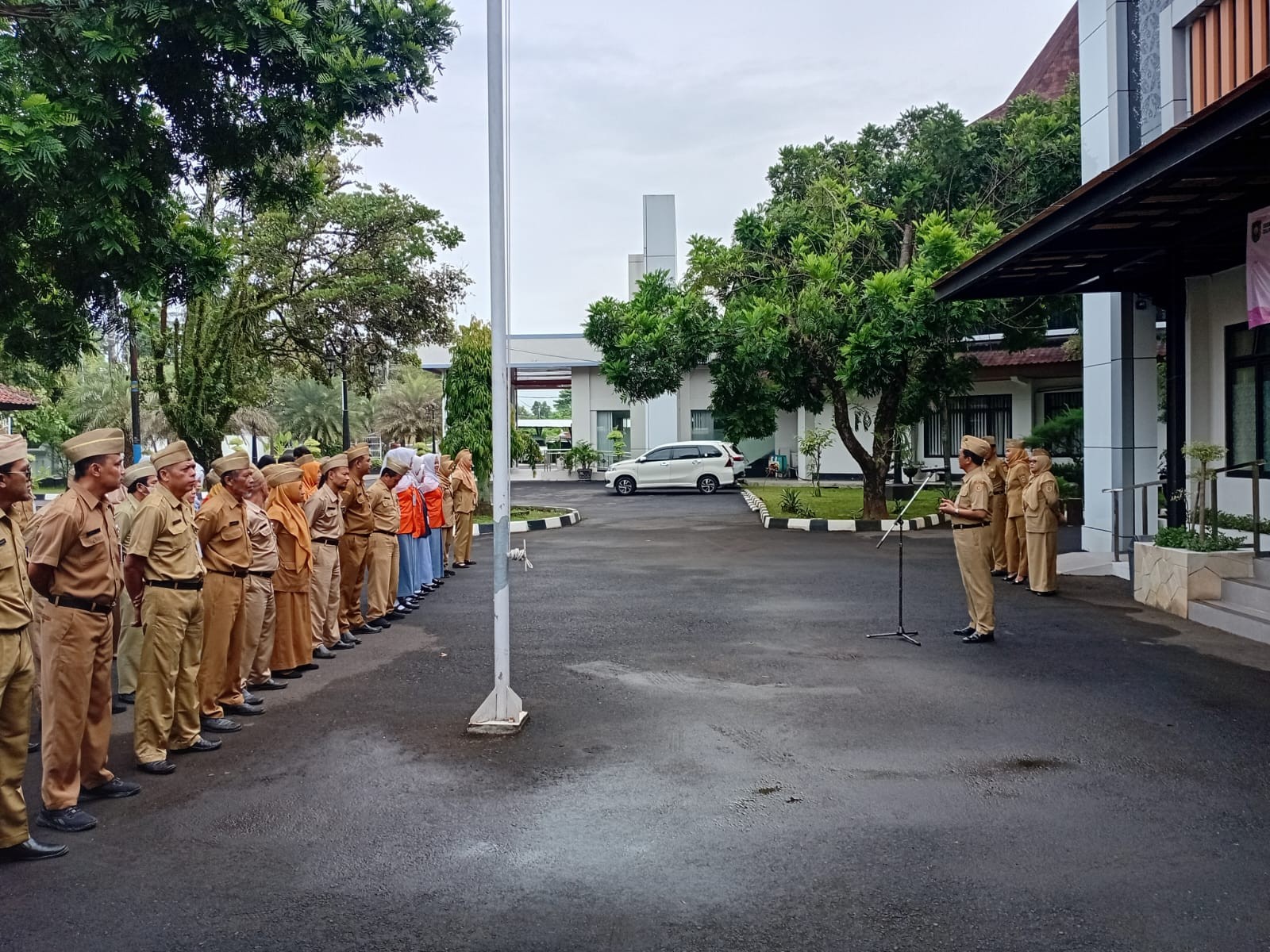 Apel Pagi Perdana Tahun 2026, Sekwan Tekankan Tertib Administrasi Sejak Awal Tahun
