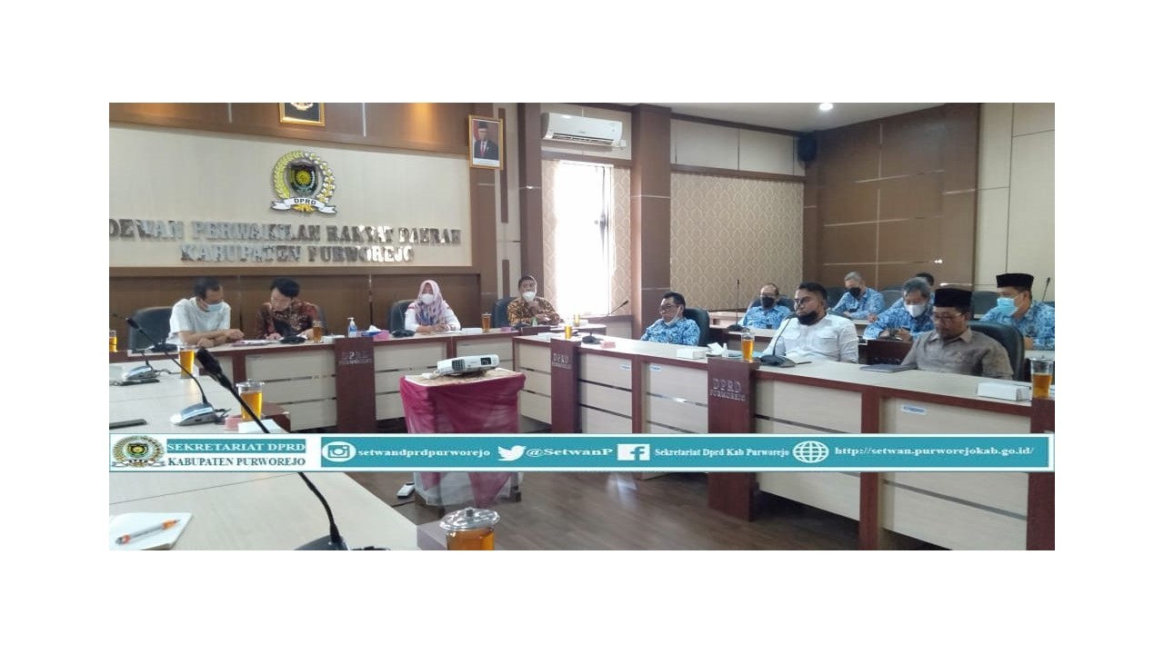 Komisi III rapat dengan OPD Terkait Pasar Purworejo