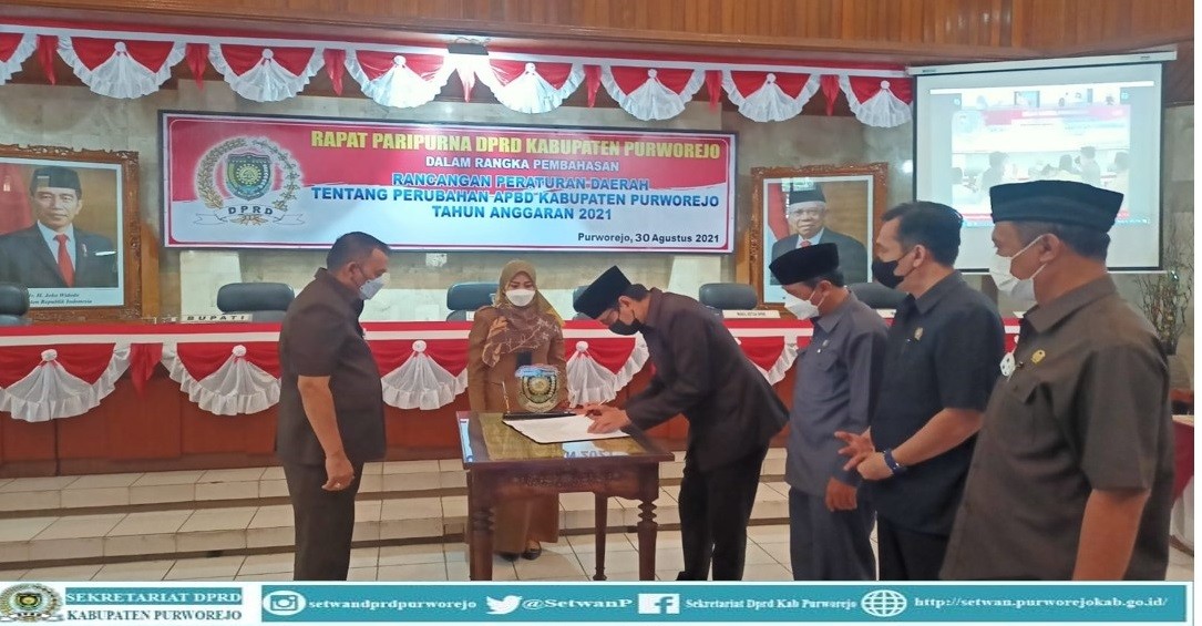 DPRD Melaksanakan Rapat Paripurna APBD Perubahan 2021